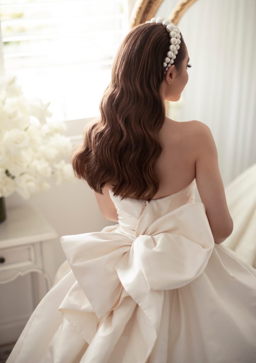 Wedding Dress Necklines: Elegant & Chic Styles | Pronovias
